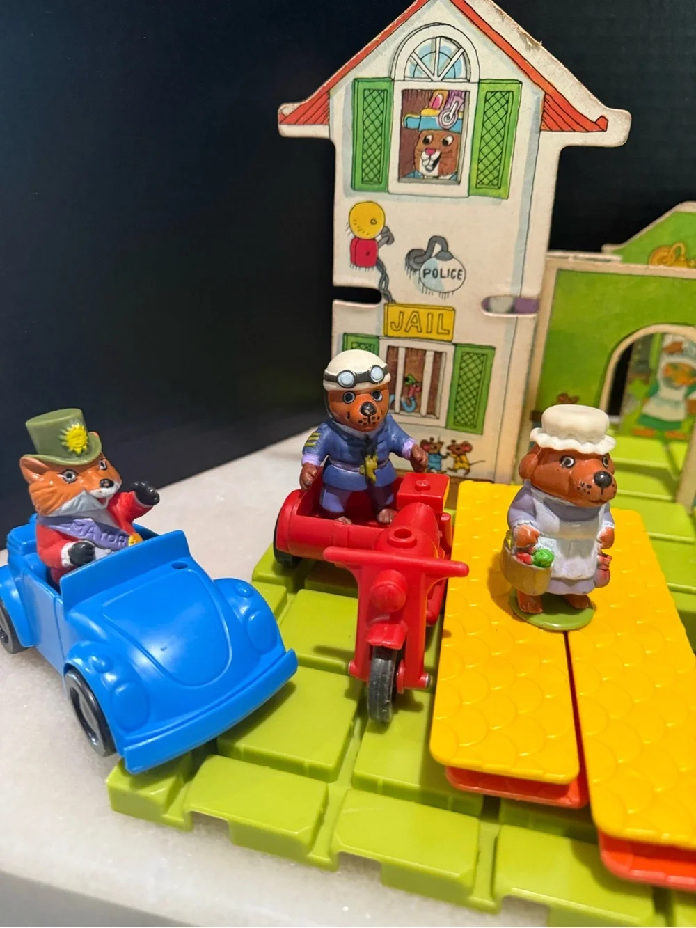 Vintage Playskool Puzzletown Richard Scarry's Mayor Fox's Town Center Vntg 70s